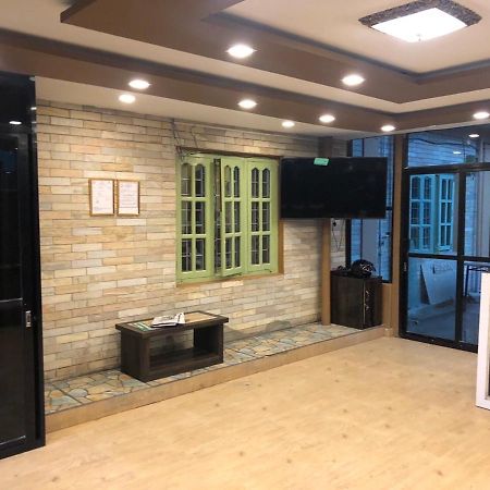 Hotel Blue Magnet Pokhara Luaran gambar