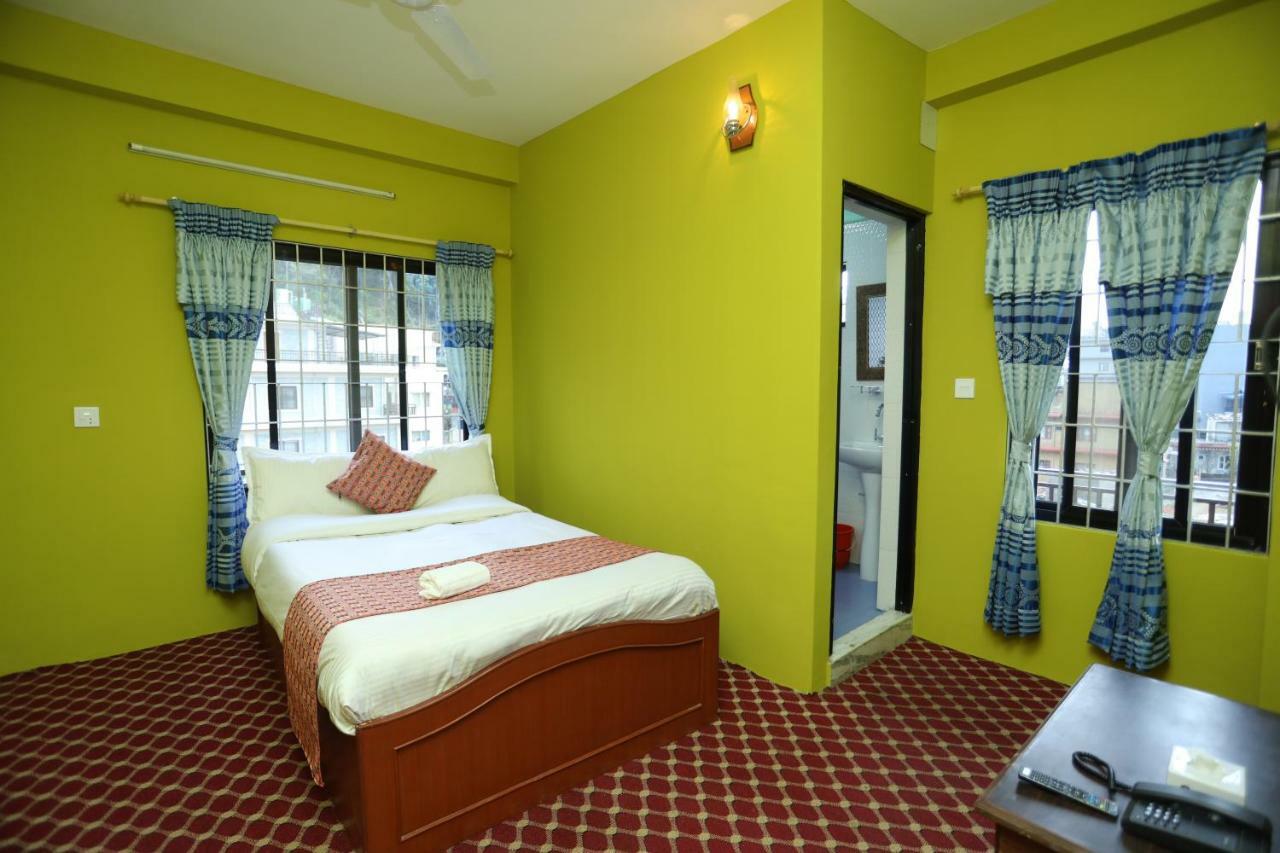 Hotel Blue Magnet Pokhara Luaran gambar
