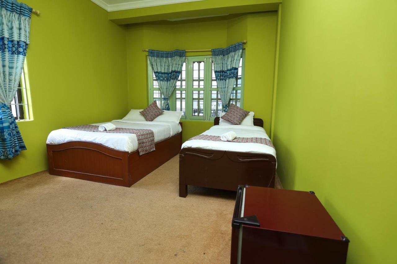 Hotel Blue Magnet Pokhara Luaran gambar