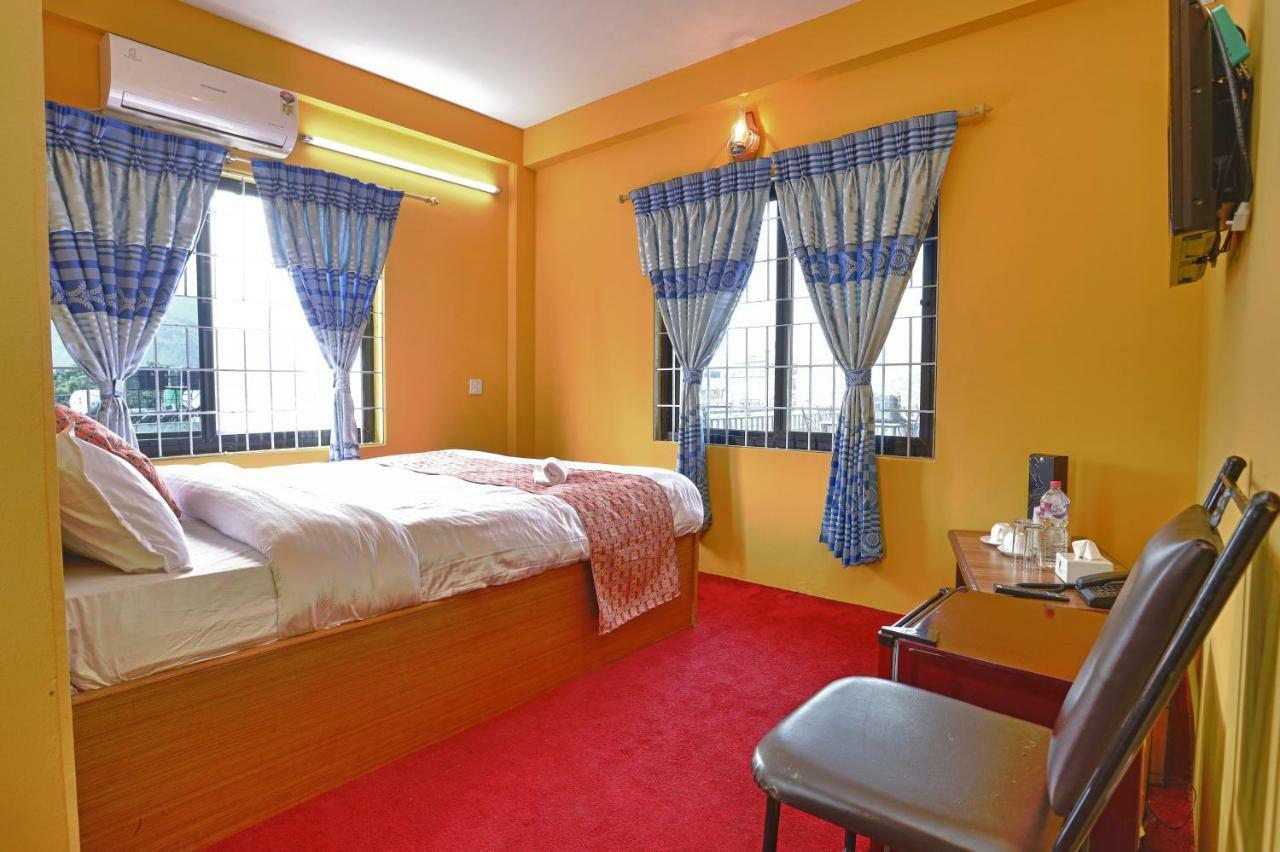 Hotel Blue Magnet Pokhara Luaran gambar