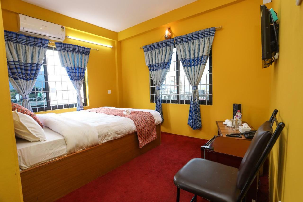 Hotel Blue Magnet Pokhara Luaran gambar