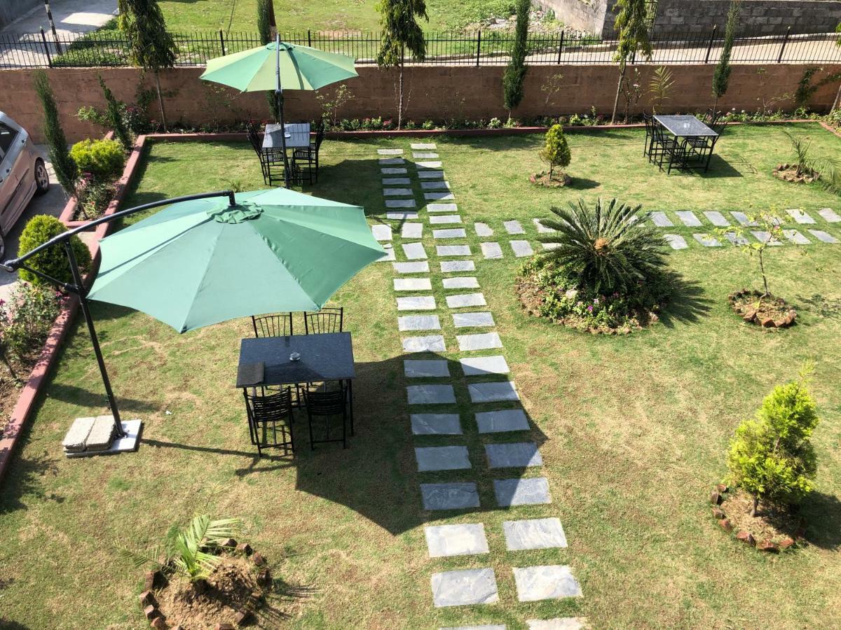 Hotel Blue Magnet Pokhara Luaran gambar