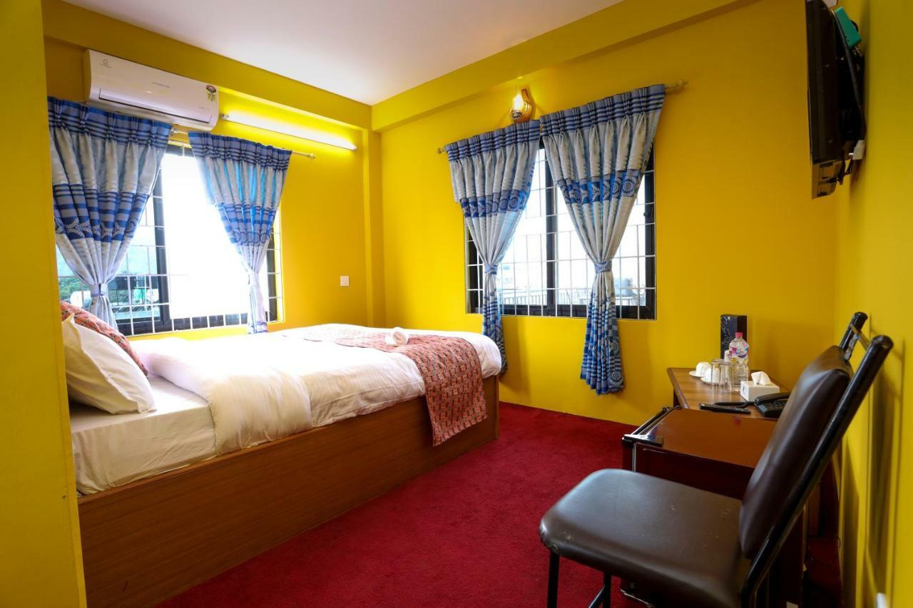Hotel Blue Magnet Pokhara Luaran gambar