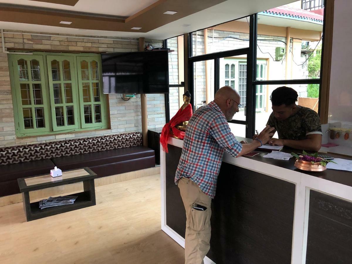 Hotel Blue Magnet Pokhara Luaran gambar